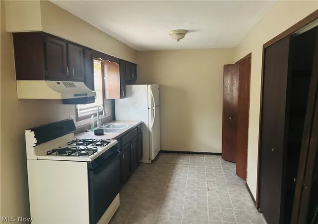 Photo 3 of Condo for sale at 406 Maplebrook Dr #406, Painesville, OH 44077 | MLS# 5235118 | Listing updated on 2026-10-06
