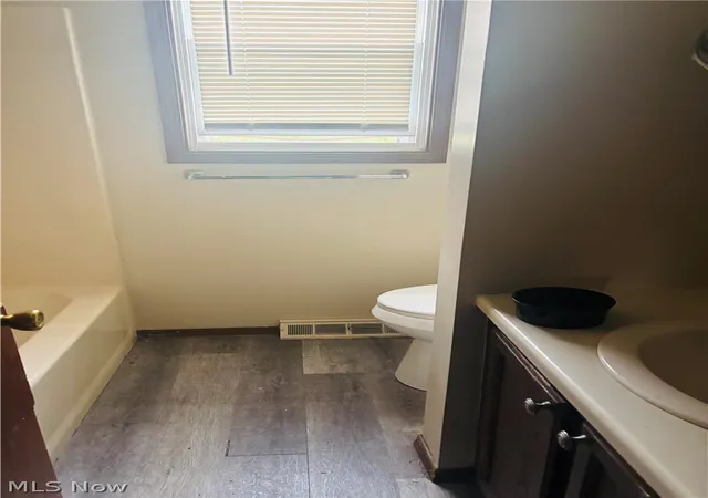 Photo 9 of Condo for sale at 406 Maplebrook Dr #406, Painesville, OH 44077 | MLS# 5235118 | Listing updated on 2026-10-06