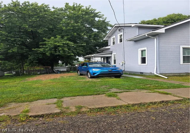 Single family home for sale at 104 Penn Ln, Saint Clairsville, OH 43950 | MLS# 5235217