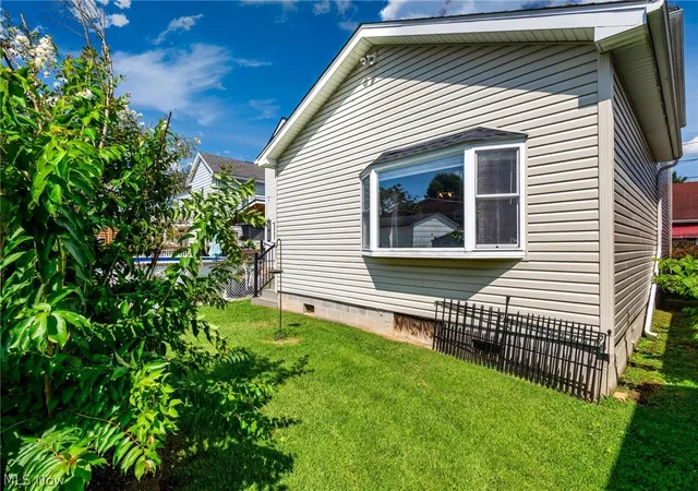 Photo 4 of Single family home for sale at 2017 Main St, Wellsburg, WV 26070 | MLS# 5235446 | Listing updated on 2026-08-19