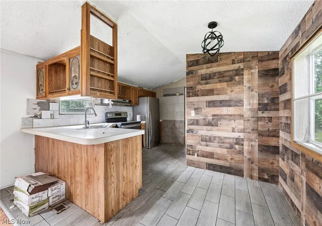 Photo 2 of Single family home for sale at 10938 Leader Rd, Chardon, OH 44024 | MLS# 5235471 | Listing updated on 2026-09-01