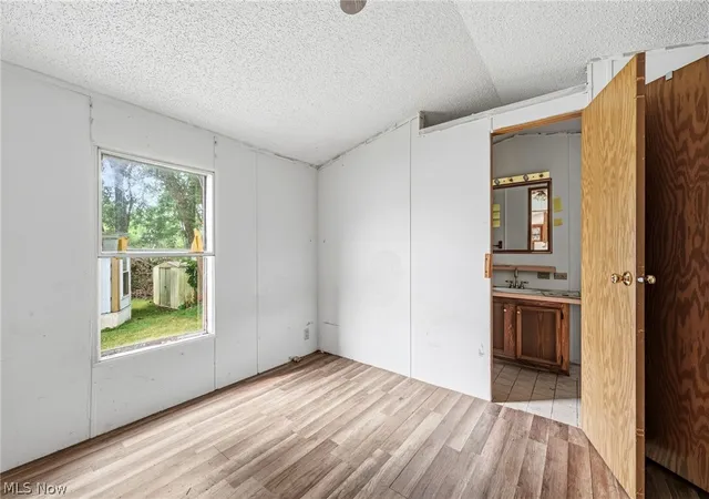Photo 3 of Single family home for sale at 10938 Leader Rd, Chardon, OH 44024 | MLS# 5235471 | Listing updated on 2026-09-01