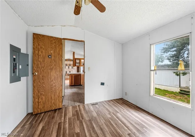 Photo 4 of Single family home for sale at 10938 Leader Rd, Chardon, OH 44024 | MLS# 5235471 | Listing updated on 2026-09-01