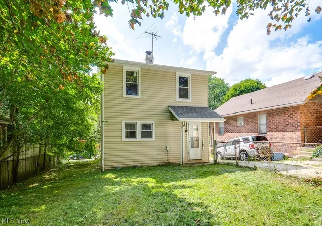 Photo 3 of Single family home for sale at 233 Sobul Ave, Akron, OH 44305 | MLS# 5235537 | Listing updated on 2026-08-11