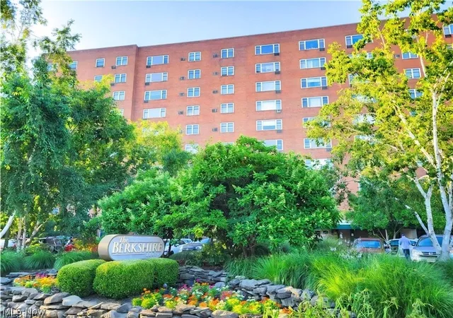Photo 2 of Condo for sale at 11820 Edgewater Dr #110, Lakewood, OH 44107 | MLS# 5235549 | Listing updated on 2026-09-29
