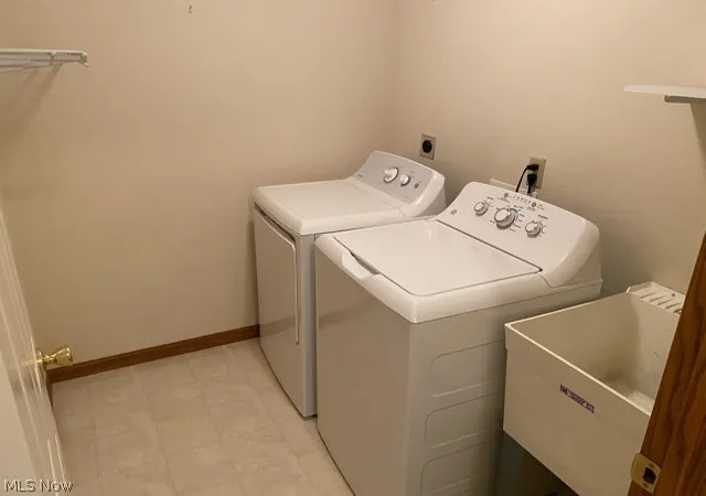 Listing Photo 2 - Condo for sale in building located at 3836 Fennway Blvd, Medina, OH 44256 - Unit #