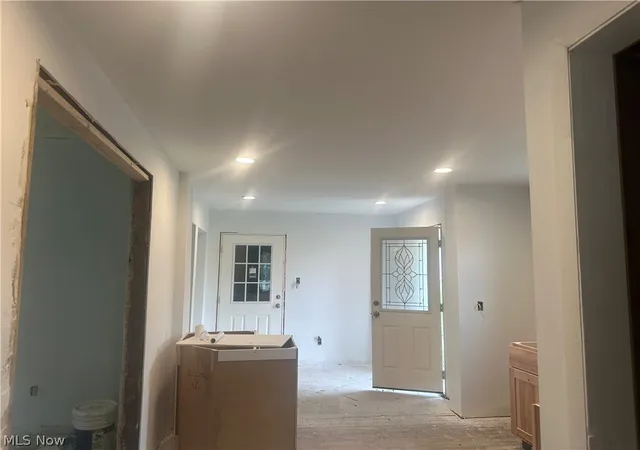Photo 4 of Single family home for sale at 285 Poland Ave, Struthers, OH 44471 | MLS# 5235531 | Listing updated on 2026-08-15