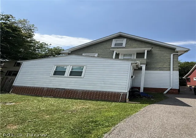 Photo 7 of Sale Pending at 3729 Chelton Rd, Cleveland, OH 44120 | MLS# 5235633 | Listing updated on 2026-08-13