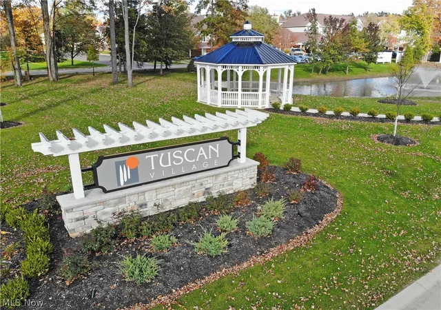 Listing Photo 2 - Condo for sale in building located at 32088 Tuscan Ln, Avon Lake, OH 44012 - Unit #M-4