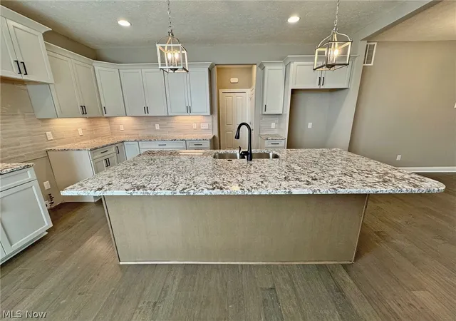 Listing Photo 4 - Condo for sale in building located at 32088 Tuscan Ln, Avon Lake, OH 44012 - Unit #M-4