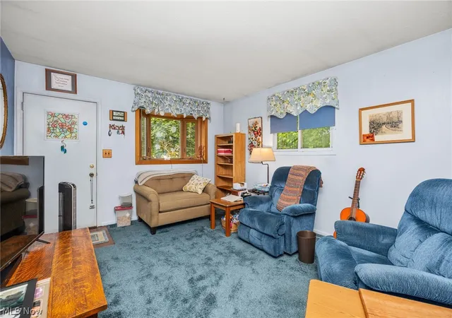 Photo 5 of Single family home for sale at 275 1st Street, Wadsworth, OH 44281 | MLS# 5234833 | Listing updated on 2026-08-28