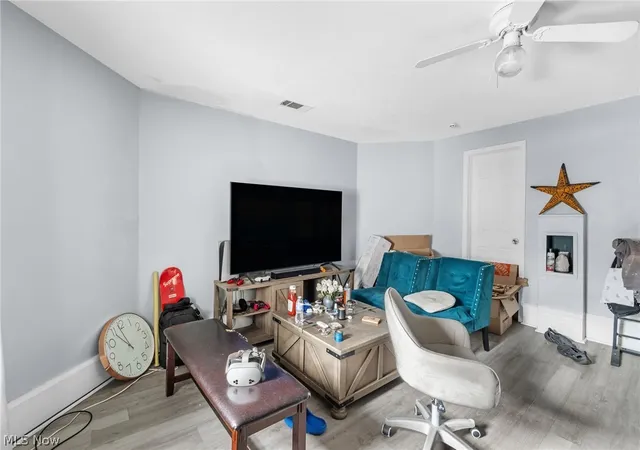 Listing Photo 4 - Condo for sale in building located at 3318 W 30th St, Cleveland, OH 44109