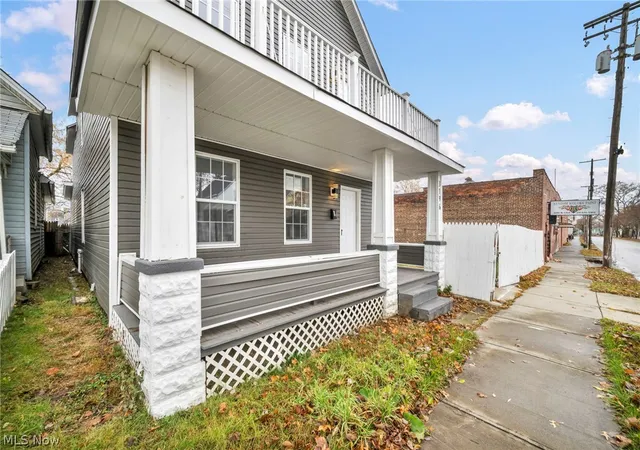 Listing Photo 4 - Condo for sale in building located at 3196 W 43rd St, Cleveland, OH 44109
