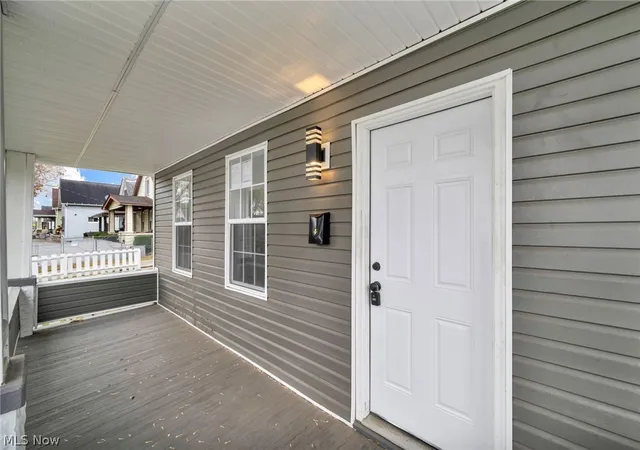 Listing Photo 5 - Condo for sale in building located at 3196 W 43rd St, Cleveland, OH 44109