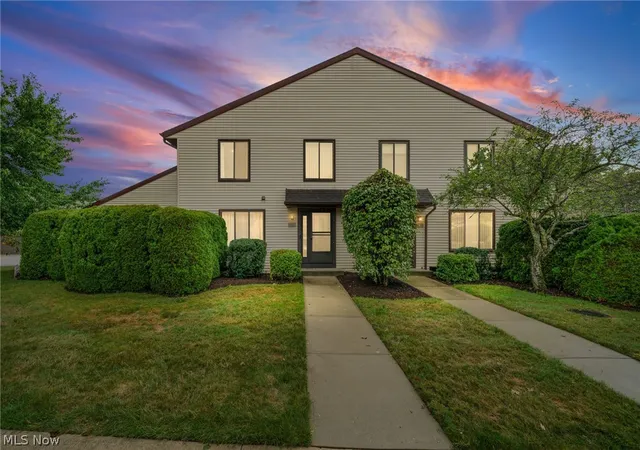 Condo for sale at 32659 Jefferson Dr, Solon, OH 44139 | MLS# 5235316