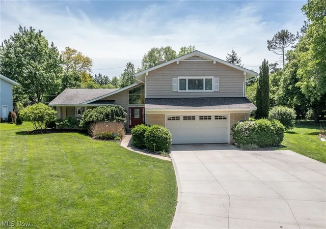 Photo 1 of Sale Pending at 24602 Hawthorne Dr, Beachwood, OH 44122 | MLS# 5212108 | Listing updated on 2026-08-11