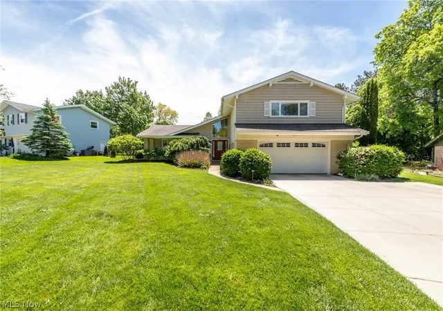 Photo 2 of Sale Pending at 24602 Hawthorne Dr, Beachwood, OH 44122 | MLS# 5212108 | Listing updated on 2026-08-11