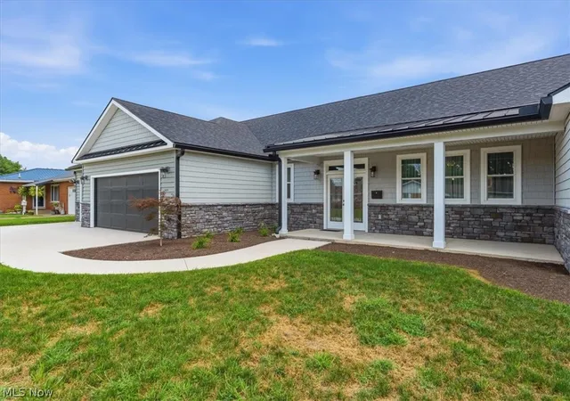 Photo 3 of Single family home for sale at 400 Crooks Ave, Ravenswood, WV 26164 | MLS# 5235727 | Listing updated on 2026-08-11
