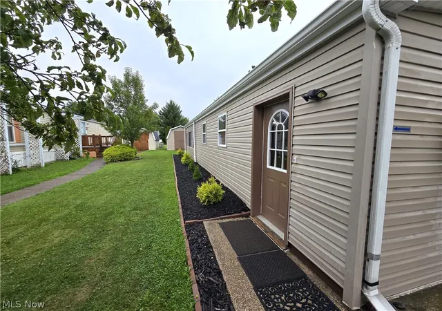 Photo 4 of Single family home for sale at 20 Apple Dr, Andover, OH 44003 | MLS# 5235441 | Listing updated on 2026-09-18