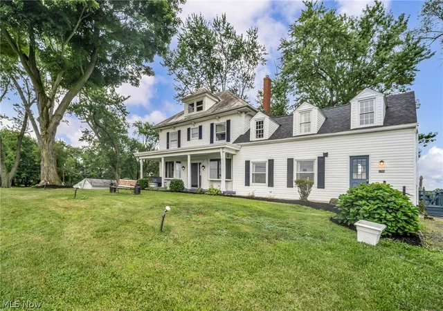 Photo 3 of Single family home for sale at 5706 Kemary Ave Sw, Navarre, OH 44662 | MLS# 5235648 | Listing updated on 2026-09-21