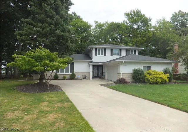 Photo 1 of Single family home for sale at 3041 Belmont Dr, Brooklyn Heights, OH 44131 | MLS# 5235686 | Listing updated on 2026-08-31