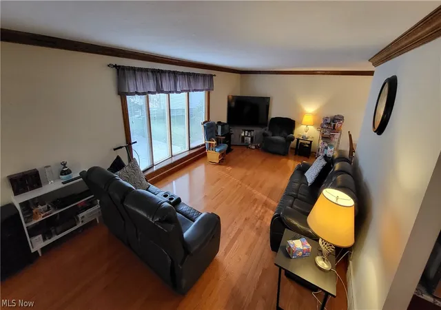 Photo 2 of Single family home for sale at 3041 Belmont Dr, Brooklyn Heights, OH 44131 | MLS# 5235686 | Listing updated on 2026-08-31