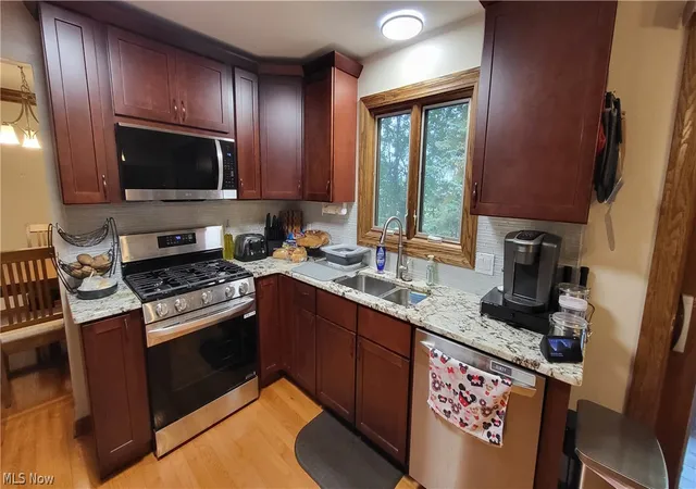 Photo 4 of Single family home for sale at 3041 Belmont Dr, Brooklyn Heights, OH 44131 | MLS# 5235686 | Listing updated on 2026-08-31