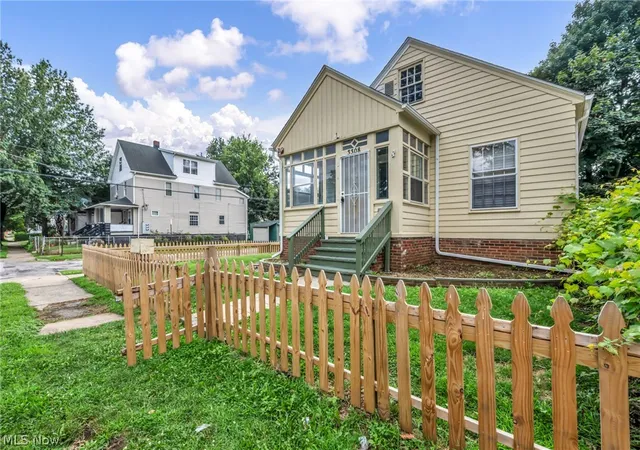 Photo 4 of Sale Pending at 3308 W 125th Street, Cleveland, OH 44111 | MLS# 5235718 | Listing updated on 2026-08-26