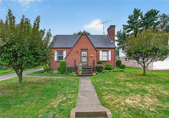Photo 1 of Sale Pending at 2014 32nd Street Nw, Canton, OH 44709 | MLS# 5235775 | Listing updated on 2026-08-18