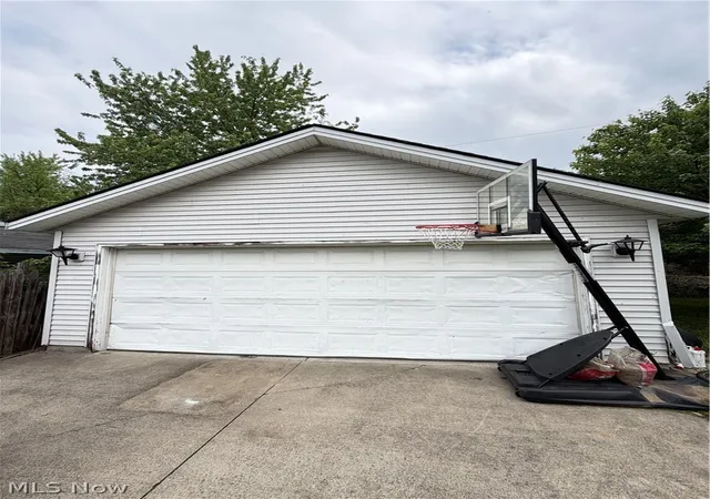 Photo 7 of Single family home for sale at 16809 Langly Ave, Cleveland, OH 44128 | MLS# 5235624 | Listing updated on 2026-08-22