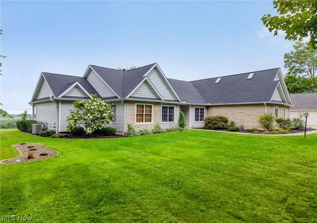 Photo 2 of Single family home for sale at 1029 Baird Ave Se, Paris, OH 44669 | MLS# 5235029 | Listing updated on 2026-09-16