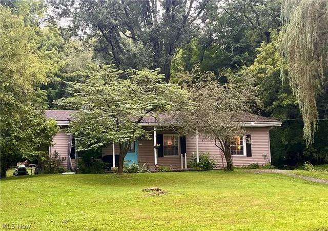 Photo 1 of Single family home for sale at 672 E 12th Street, Salem, OH 44460 | MLS# 5233384 | Listing updated on 2026-08-18