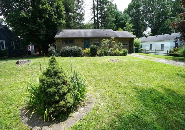 Photo 1 of Single family home for sale at 264 Kent Dr, Tallmadge, OH 44278 | MLS# 5235630 | Listing updated on 2026-08-20
