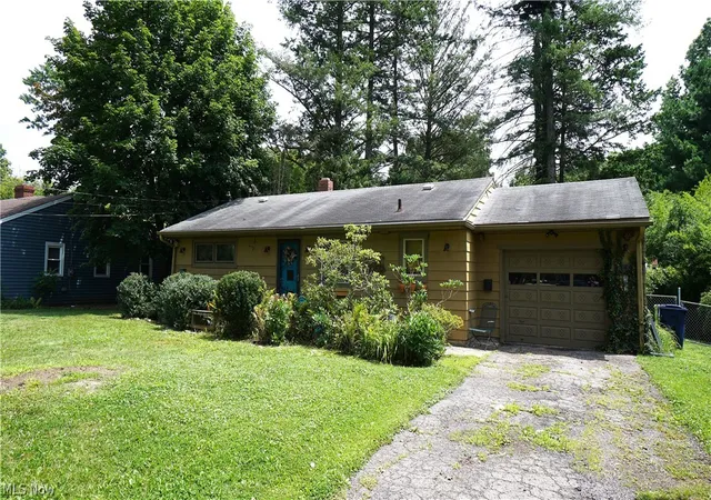 Photo 3 of Single family home for sale at 264 Kent Dr, Tallmadge, OH 44278 | MLS# 5235630 | Listing updated on 2026-08-20