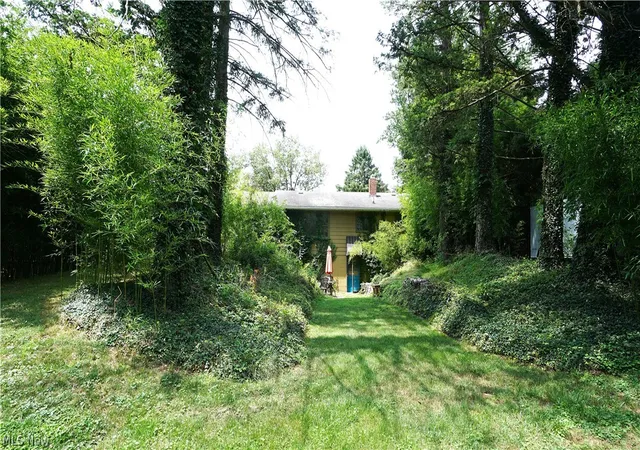 Photo 4 of Single family home for sale at 264 Kent Dr, Tallmadge, OH 44278 | MLS# 5235630 | Listing updated on 2026-08-20