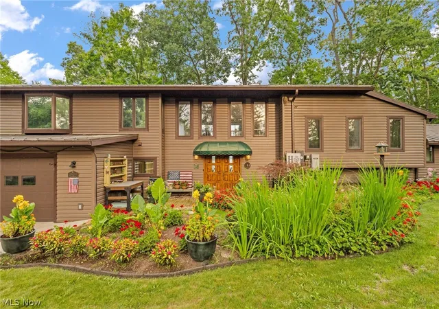 Photo 1 of Single family home for sale at 910 Pike Dr, Mansfield, OH 44903 | MLS# 5234770 | Listing updated on 2026-09-01