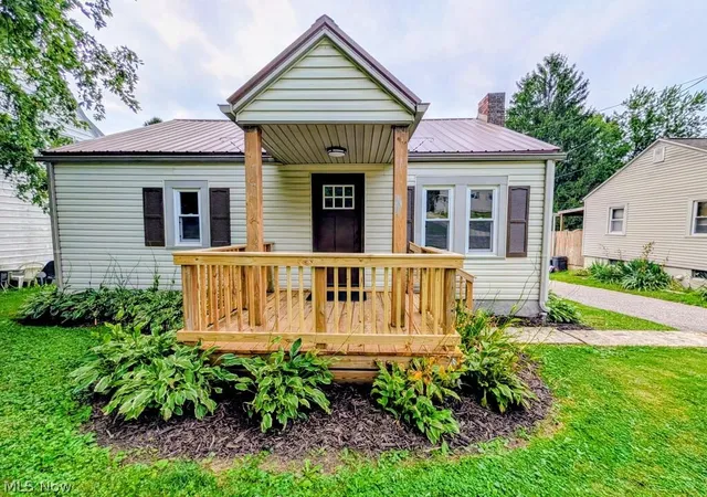 Photo 3 of Single family home for sale at 3 Walker Ave, Mansfield, OH 44905 | MLS# 5235897 | Listing updated on 2026-08-14