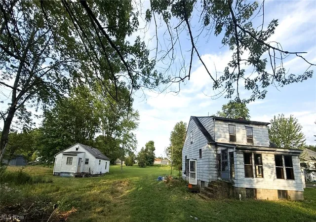 Photo 1 of Single family home for sale at 3573 Pershing Ave, Hubbard, OH 44425 | MLS# 5235565 | Listing updated on 2026-08-18