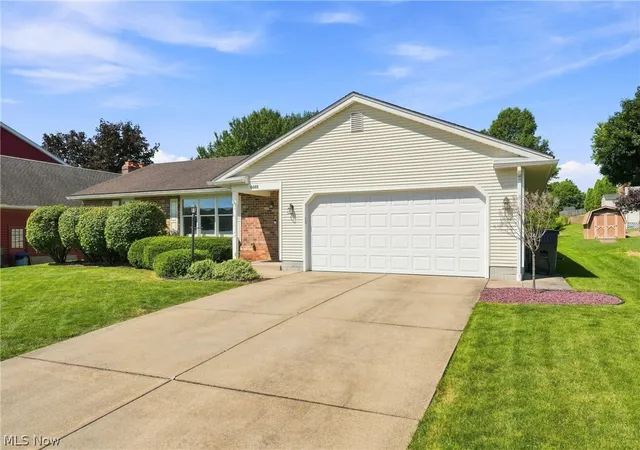 Photo 2 of Single family home for sale at 6668 Bristlewood Dr, Youngstown, OH 44512 | MLS# 5235611 | Listing updated on 2026-08-15