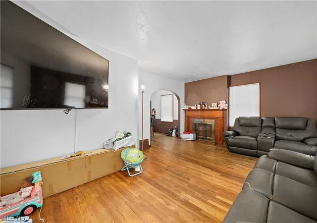 Photo 3 of Single family home for sale at 410 Nebraska Ave, Lorain, OH 44052 | MLS# 5235450 | Listing updated on 2026-08-29