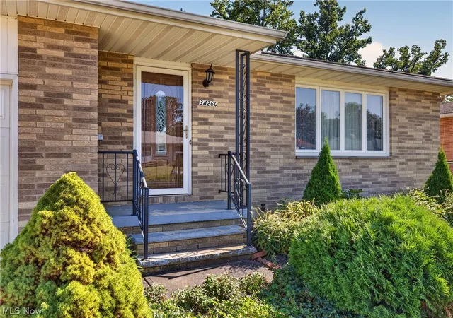 Photo 2 of Sale Pending at 34260 Glen Dr, Eastlake, OH 44095 | MLS# 5233775 | Listing updated on 2026-08-17