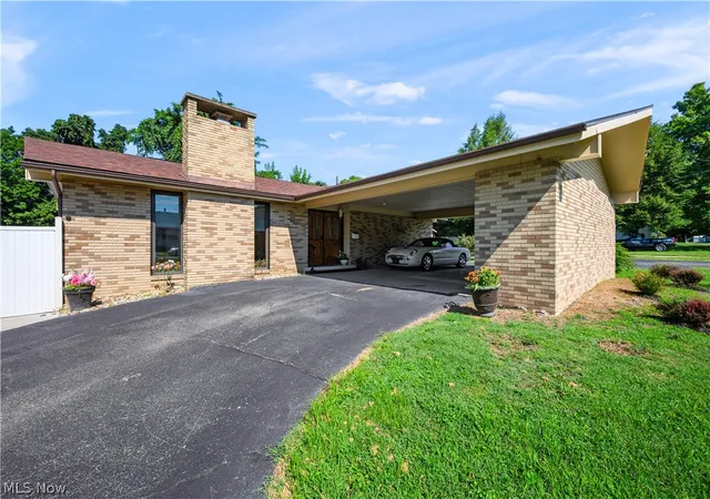 1st image of 609 Thomas St, Belpre, OH 45714 | MLS# 5235360
