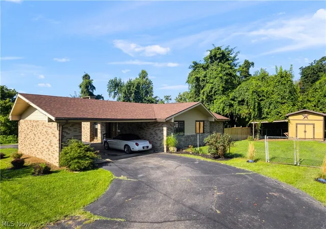 2nd image of 609 Thomas St, Belpre, OH 45714 | MLS# 5235360