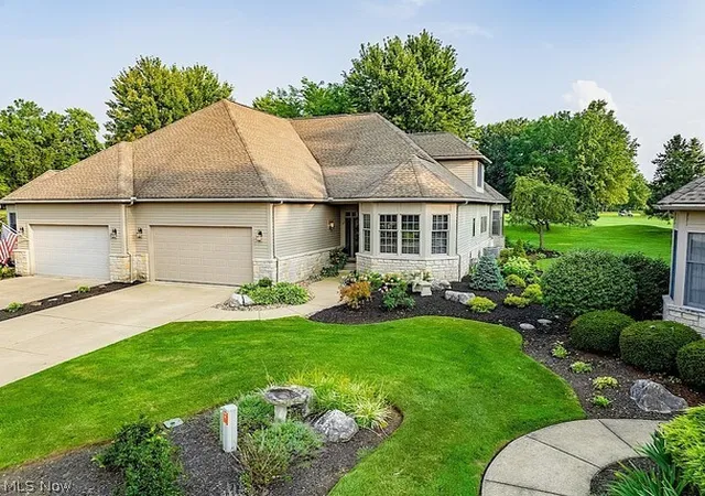 Listing Photo 2 - Condo for sale in building located at 191 Briarcrest Dr, Norwalk, OH 44857 - Unit #