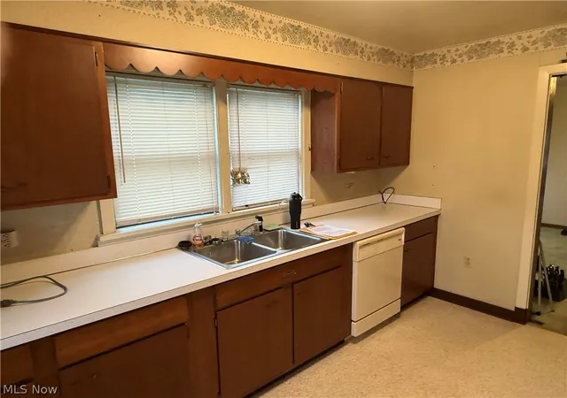 Photo 3 of Sale Pending at 4842 Noble St, Bellaire, OH 43906 | MLS# 5236111 | Listing updated on 2026-10-07