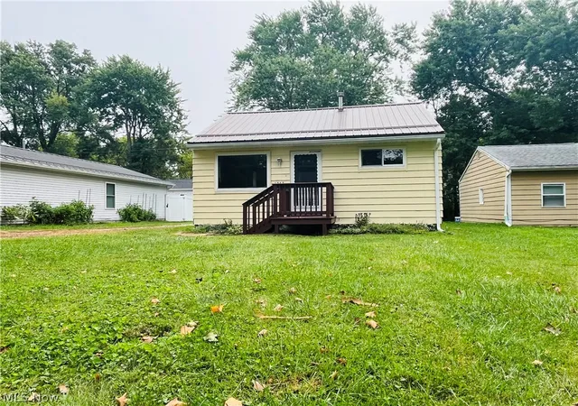 Photo 27 of Single family home for sale at 1263 Oxford Dr, Madison, OH 44057 | MLS# 5235790 | Listing updated on 2026-10-01