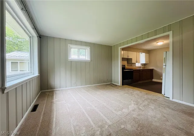 Photo 3 of Single family home for sale at 1263 Oxford Dr, Madison, OH 44057 | MLS# 5235790 | Listing updated on 2026-08-13