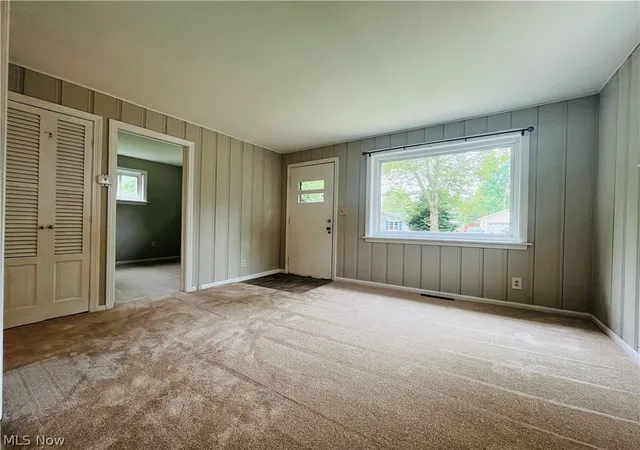Photo 3 of Single family home for sale at 1263 Oxford Dr, Madison, OH 44057 | MLS# 5235790 | Listing updated on 2026-10-01