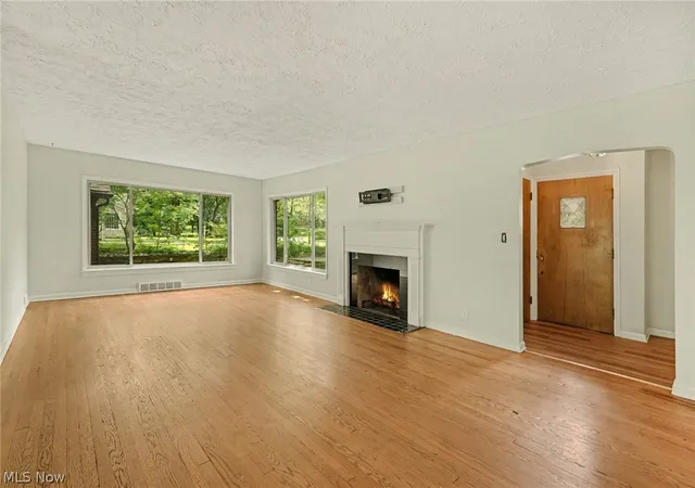 Photo 3 of Single family home for sale at 2381 Chatham Rd, Akron, OH 44313 | MLS# 5236133 | Listing updated on 2026-08-27