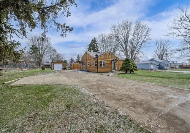Photo 2 of Sale Pending at 1325 Hadcock Rd, Brunswick, OH 44212 | MLS# 5235969 | Listing updated on 2026-08-29